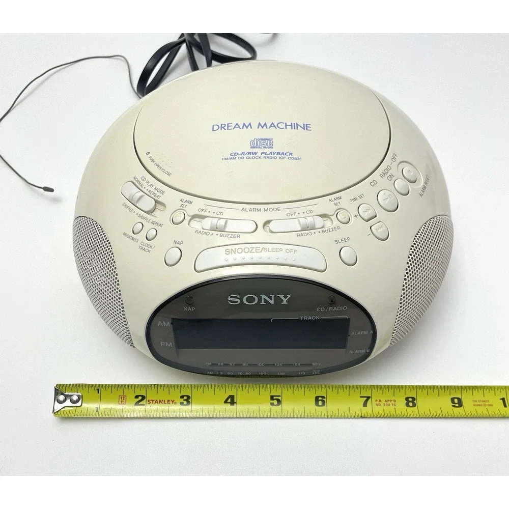 Sony White Dream Machine CD Radio Clock FOR PARTS. CD PLAYER DOES NOT WORK.